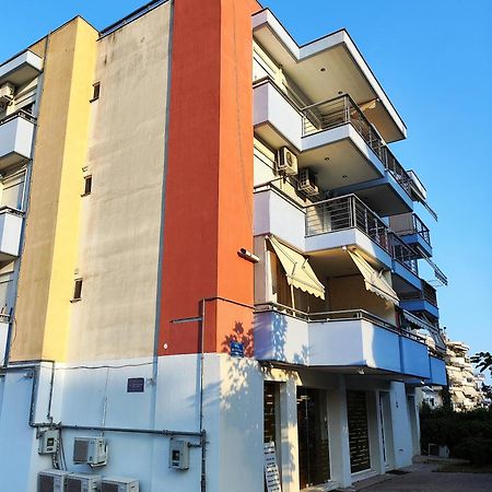 Homely Flat Near Airport Tesalonika Bagian luar foto