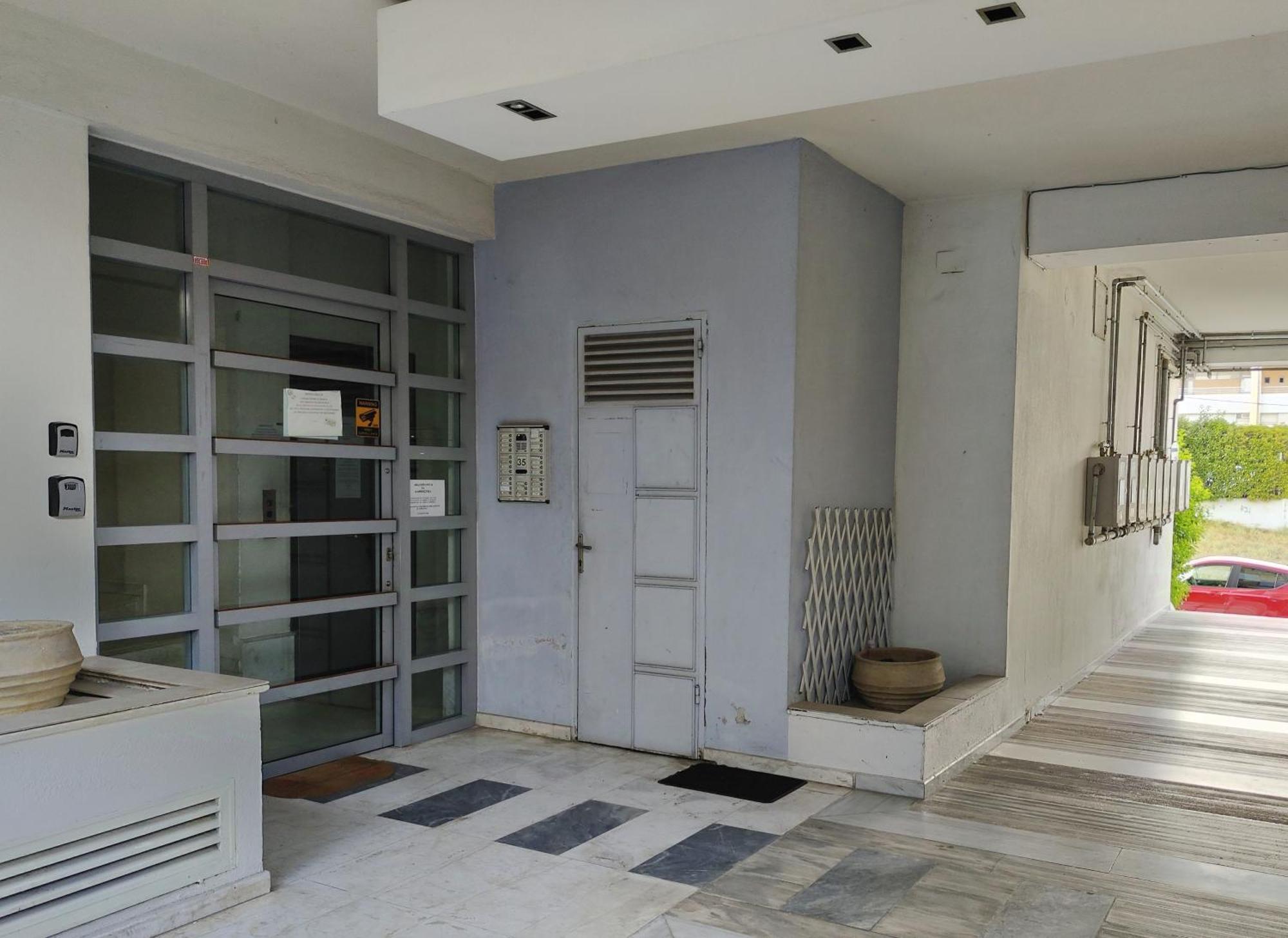 Homely Flat Near Airport Tesalonika Bagian luar foto