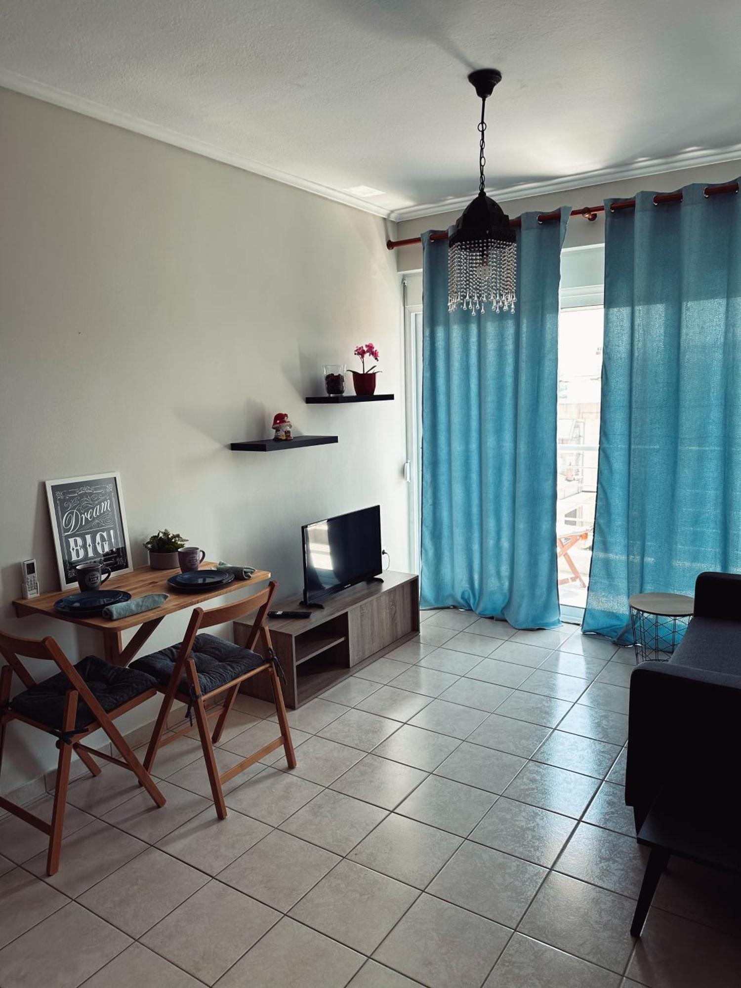 Homely Flat Near Airport Tesalonika Bagian luar foto